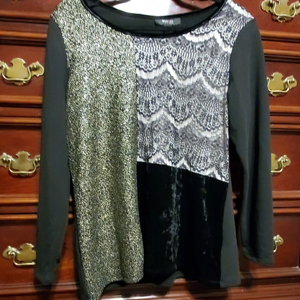 Women's Top Style & Co. Black  and Gold Silver Size PL NWT